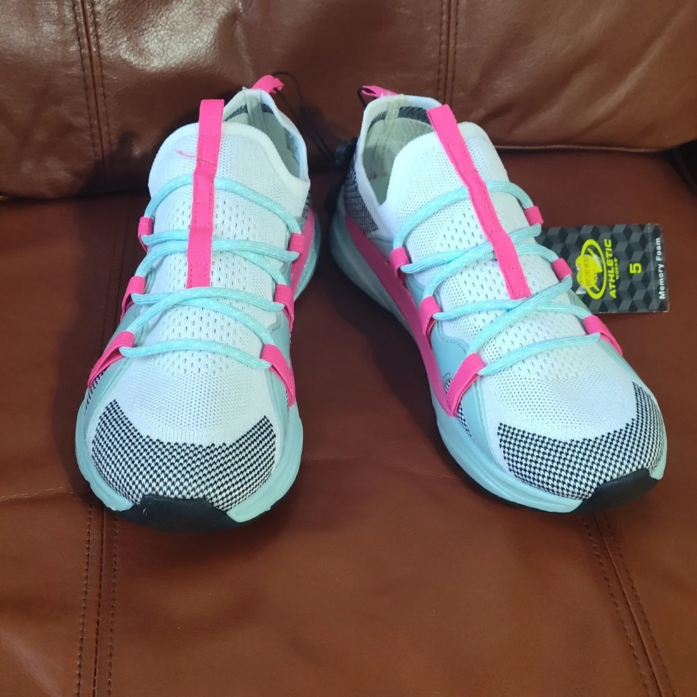 Girls Athletic Size 5